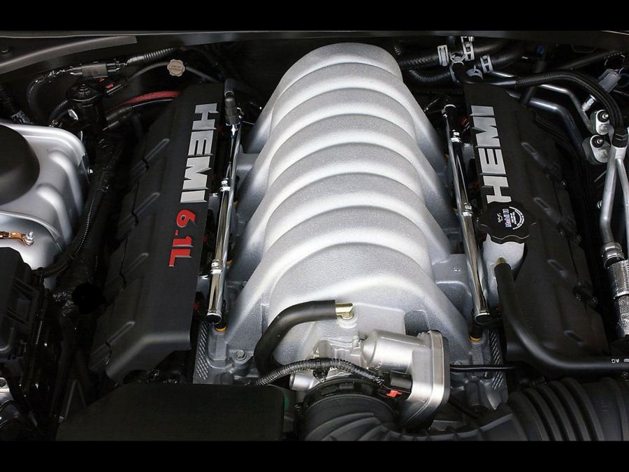  Dodge Magnum SRT8 2006 года  (фото 10 из 14)